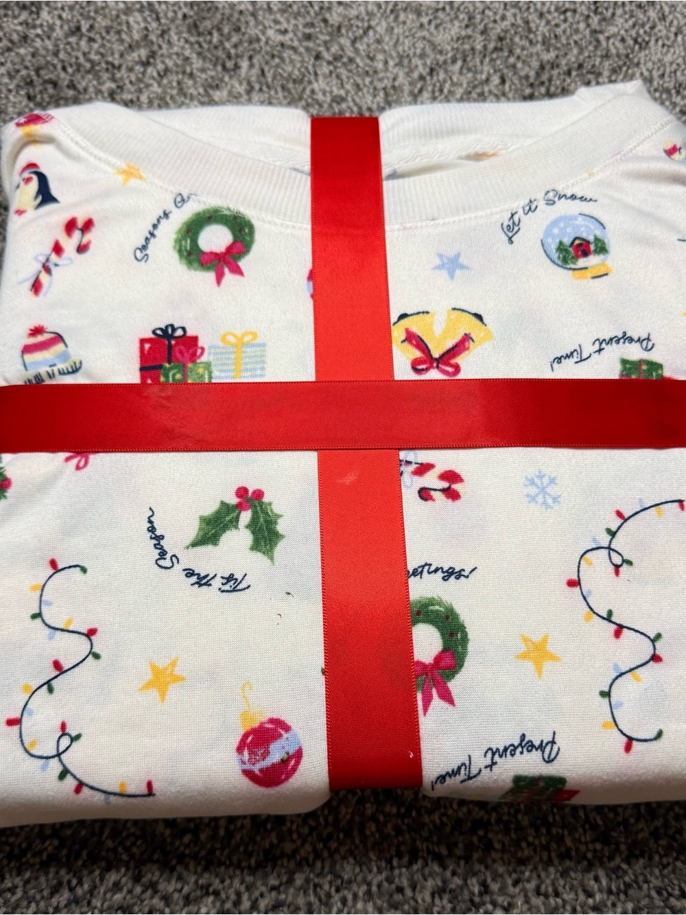 Ladies Holiday Pajama Set - White Christmas Print
